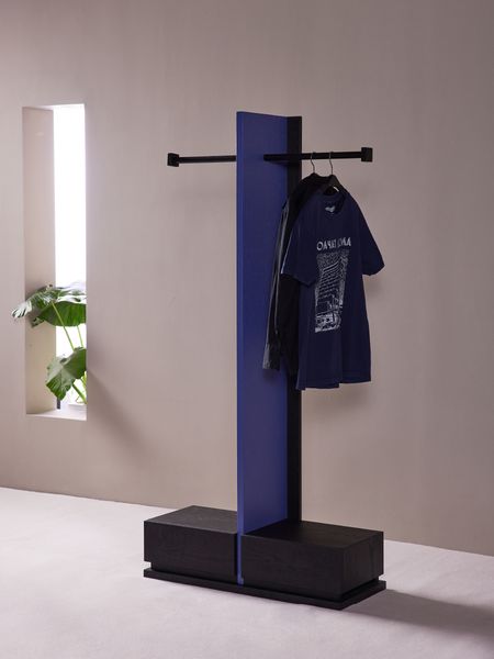Totem Valet Stand (Cobalt Blue / Oxblood) - Original Designs collection
