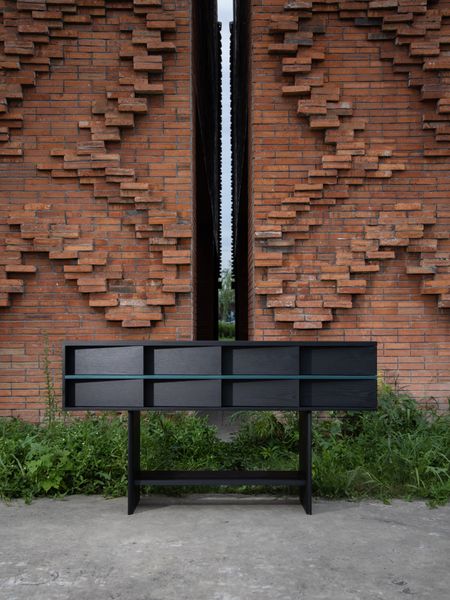 Slit Console (FX-OD-002)